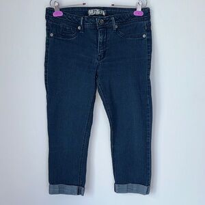 17/21 exclusive design Women's cropped Blue Jeans size 8